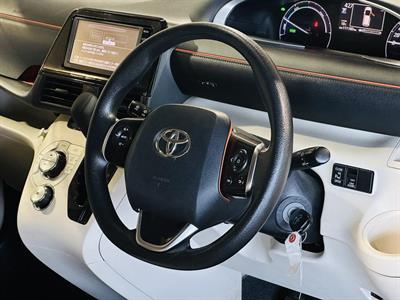 2016 Toyota Sienta - Thumbnail