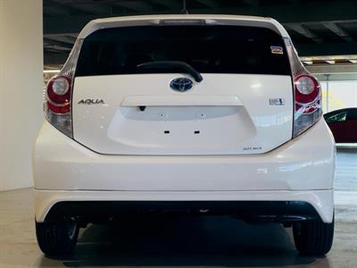 2012 Toyota Aqua - Thumbnail