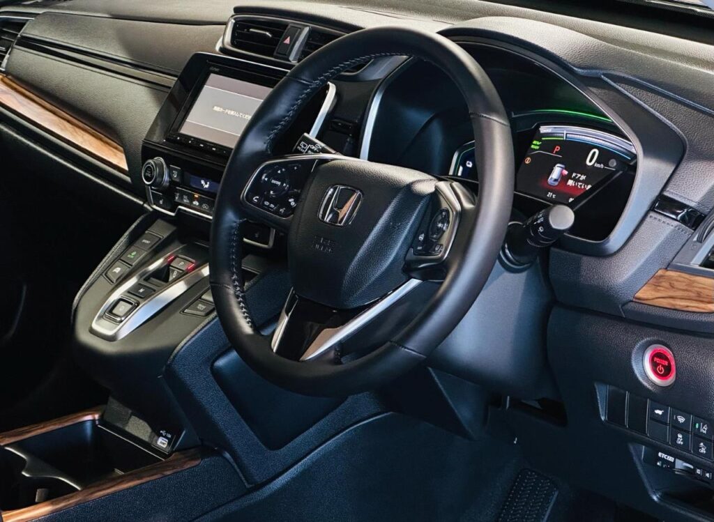 2022 Honda CR-V e:HEV EX Masterpiece in Red front three-quarter