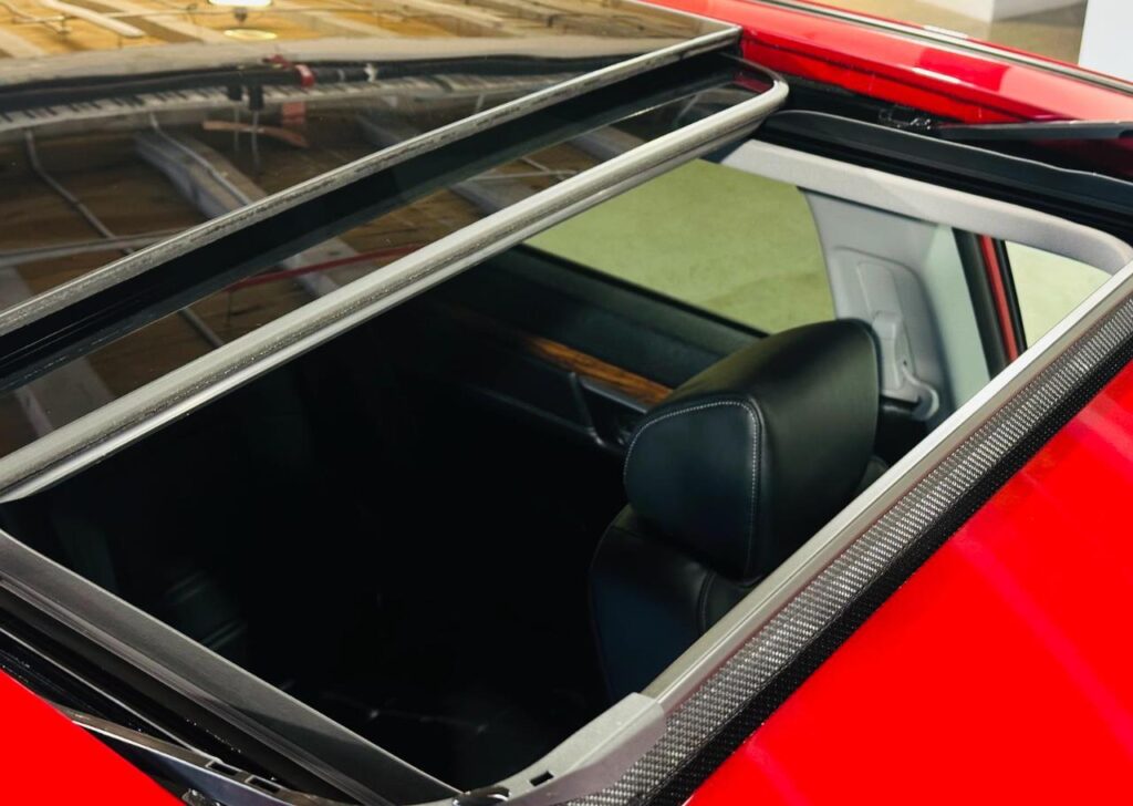 Honda CR-V e:HEV EX Masterpiece interior with sunroof and power seat